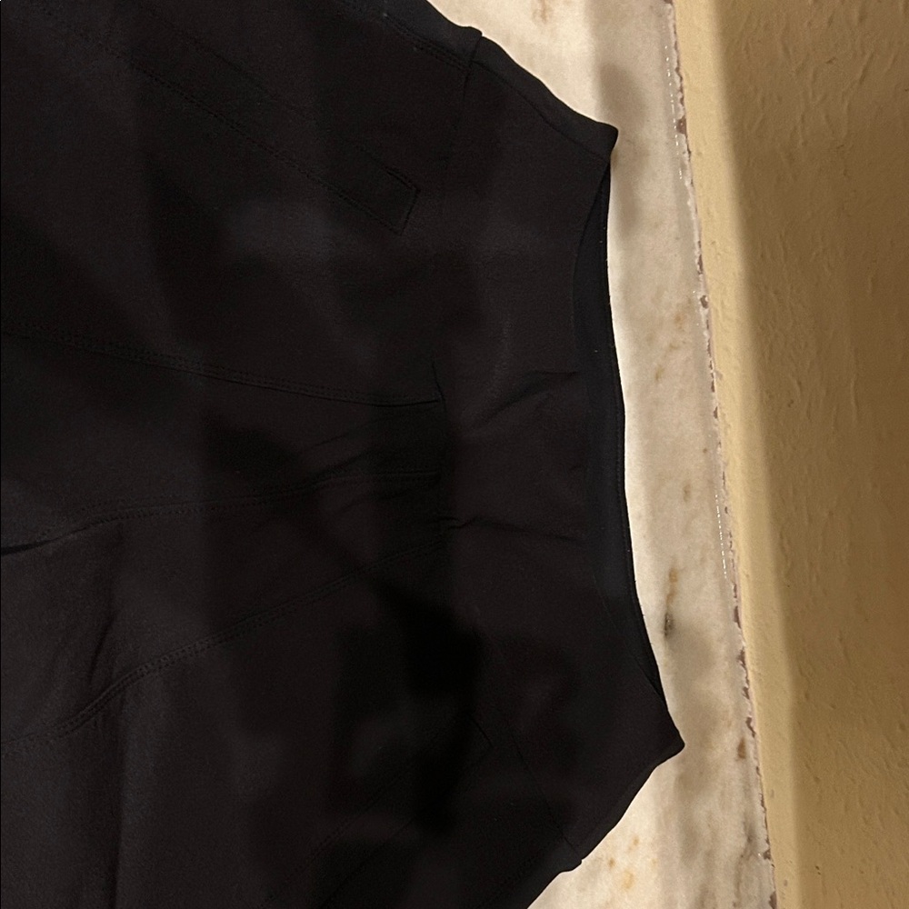 Athleta Black High-Waisted Pants Headlands Híbrido Cargo size 4